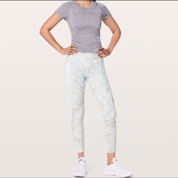 lululemon athletica Pants - Lululemon Breezy Dot Crop Jasmine White Multi/White Training Pants LIKE NEW